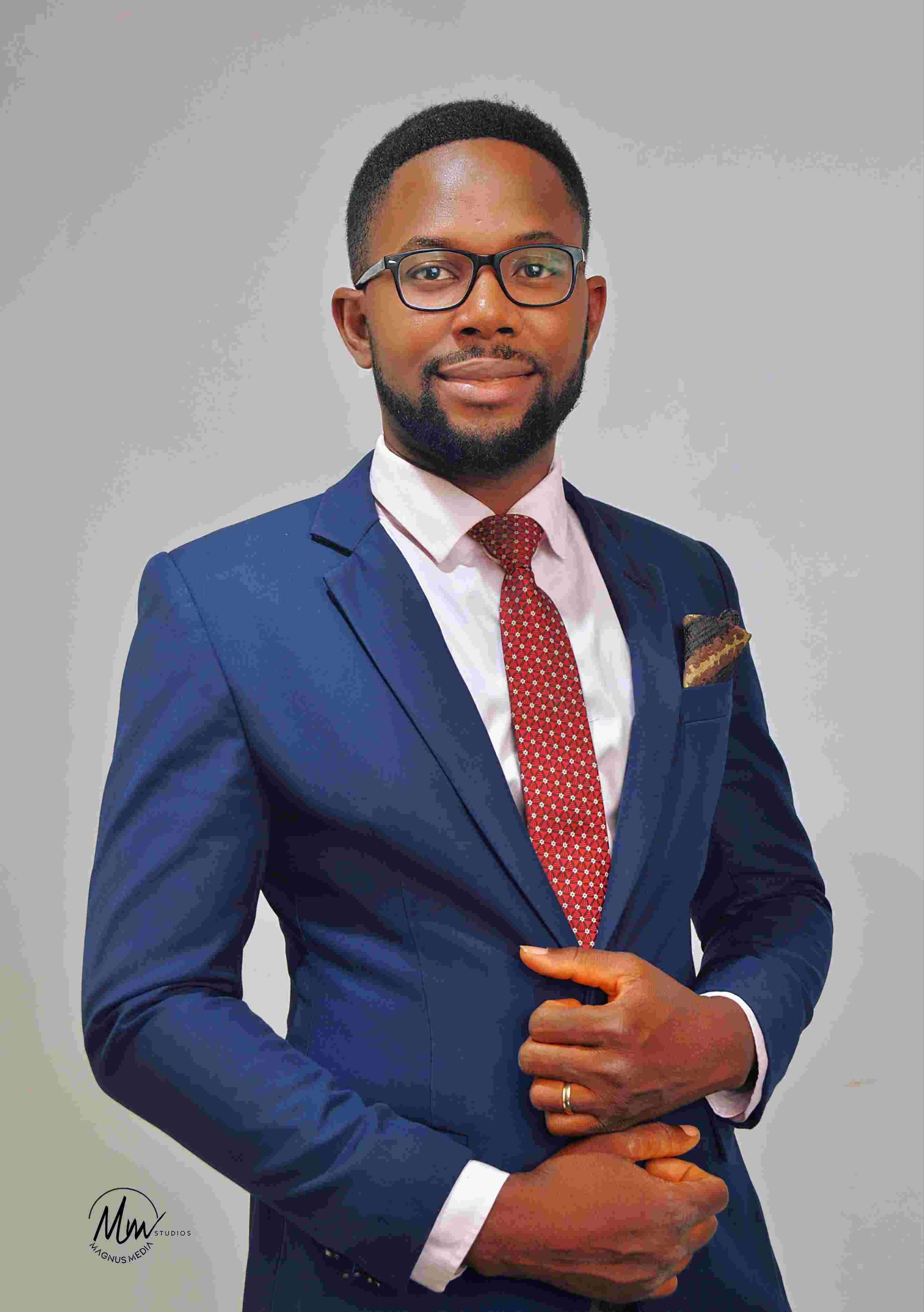 Single Adult Photoshoot – Standard Background