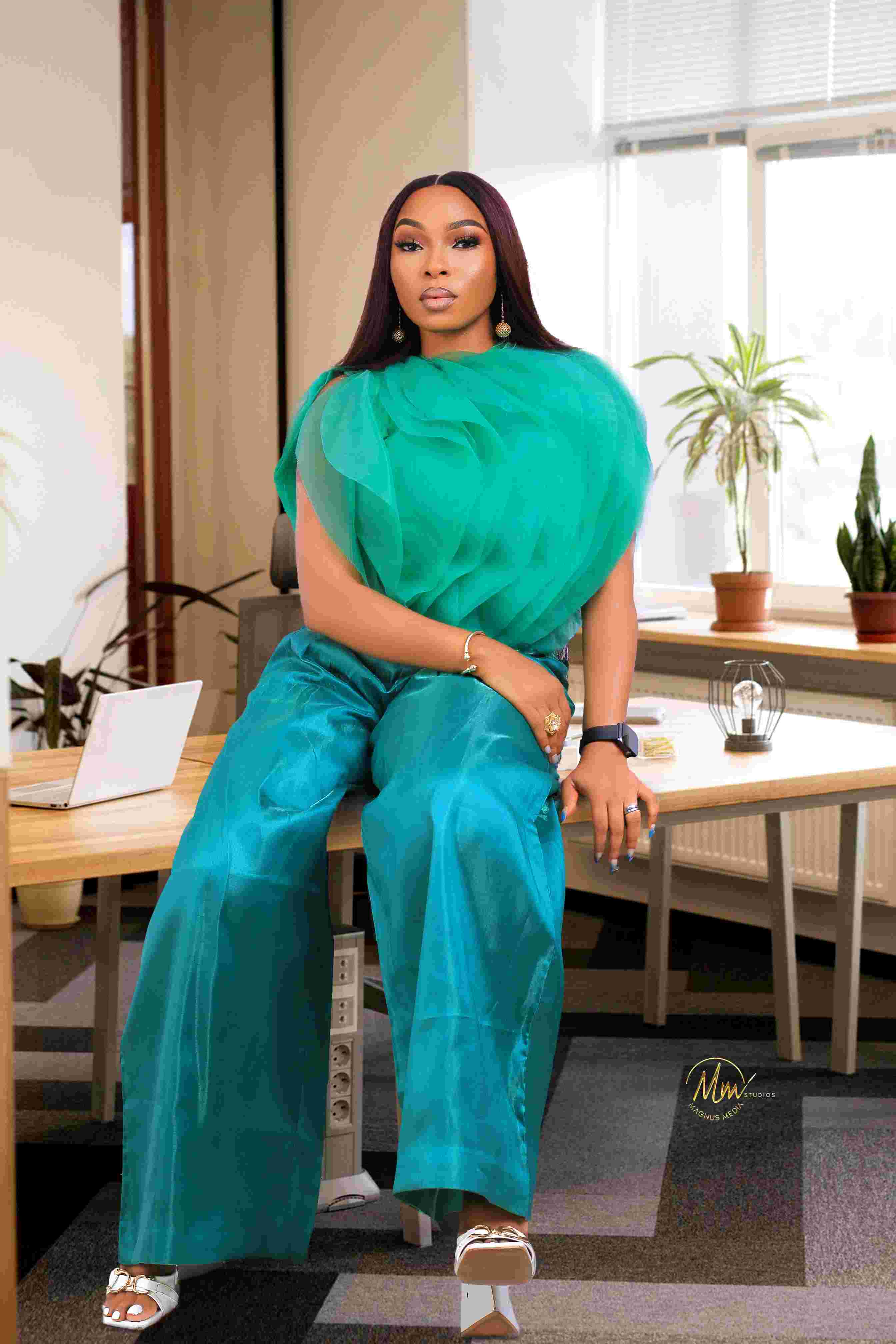 Single Adult Photoshoot – Creative Background