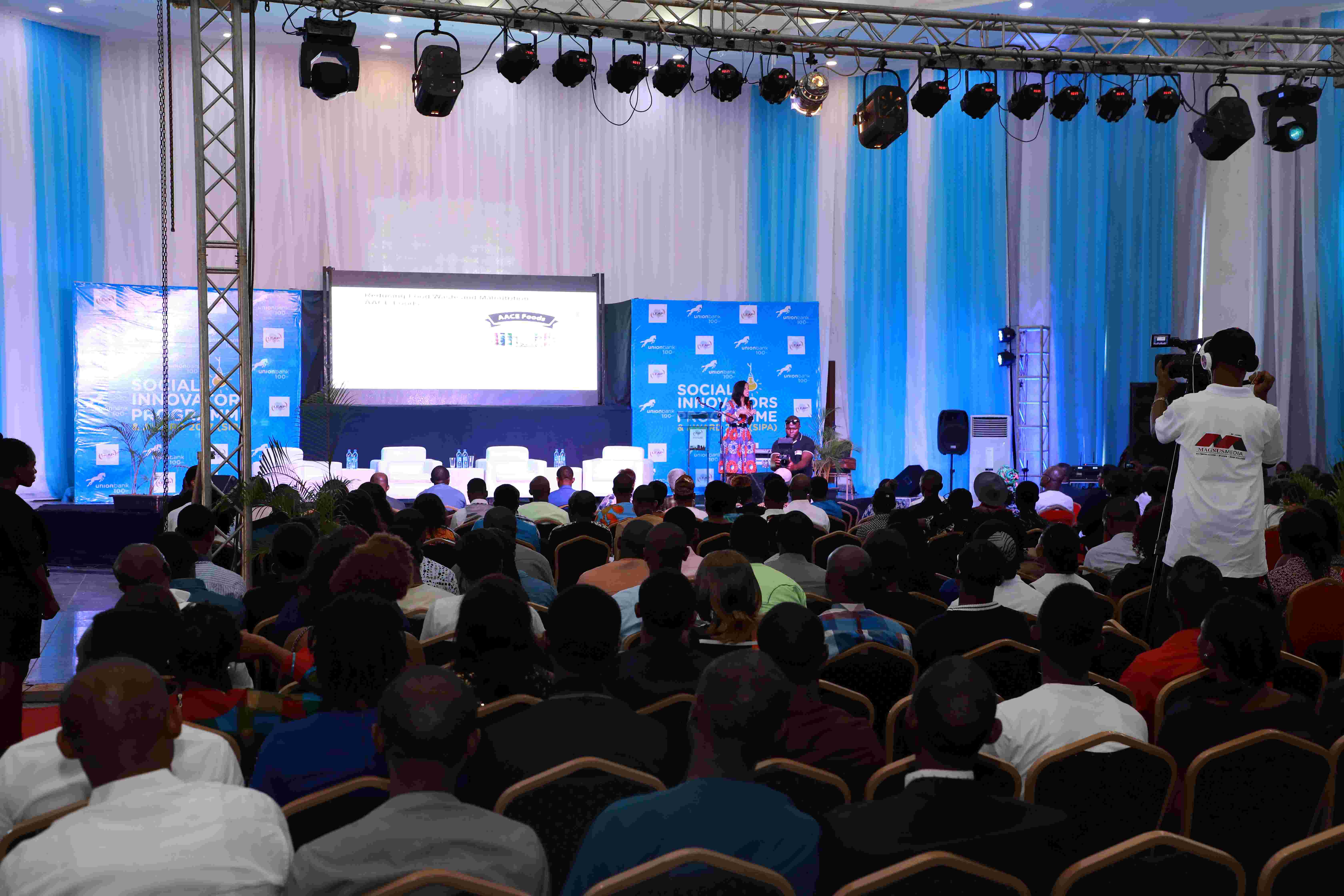 Professional Live Streaming & Teleconference Service