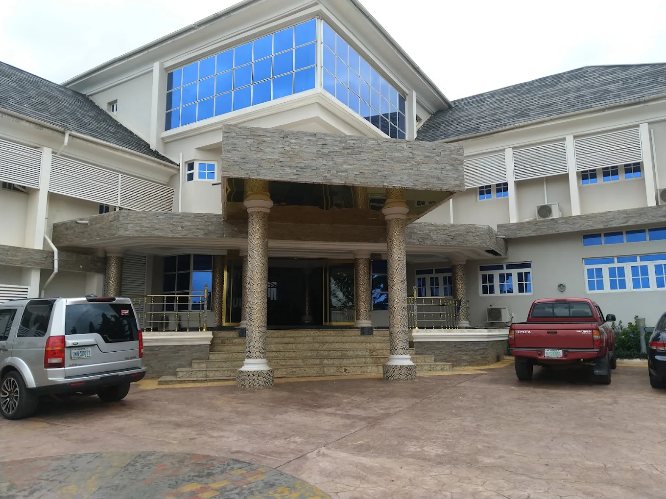 IDYLLIC SUITES & GARDENS Cover Image