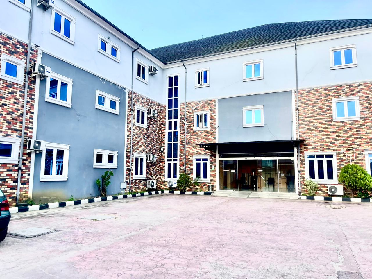 E & G Hotels and Suites. Cover Image