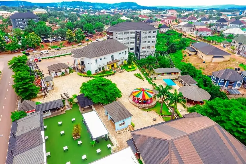 OAKLAN HOTEL & AMUSEMENT PARK