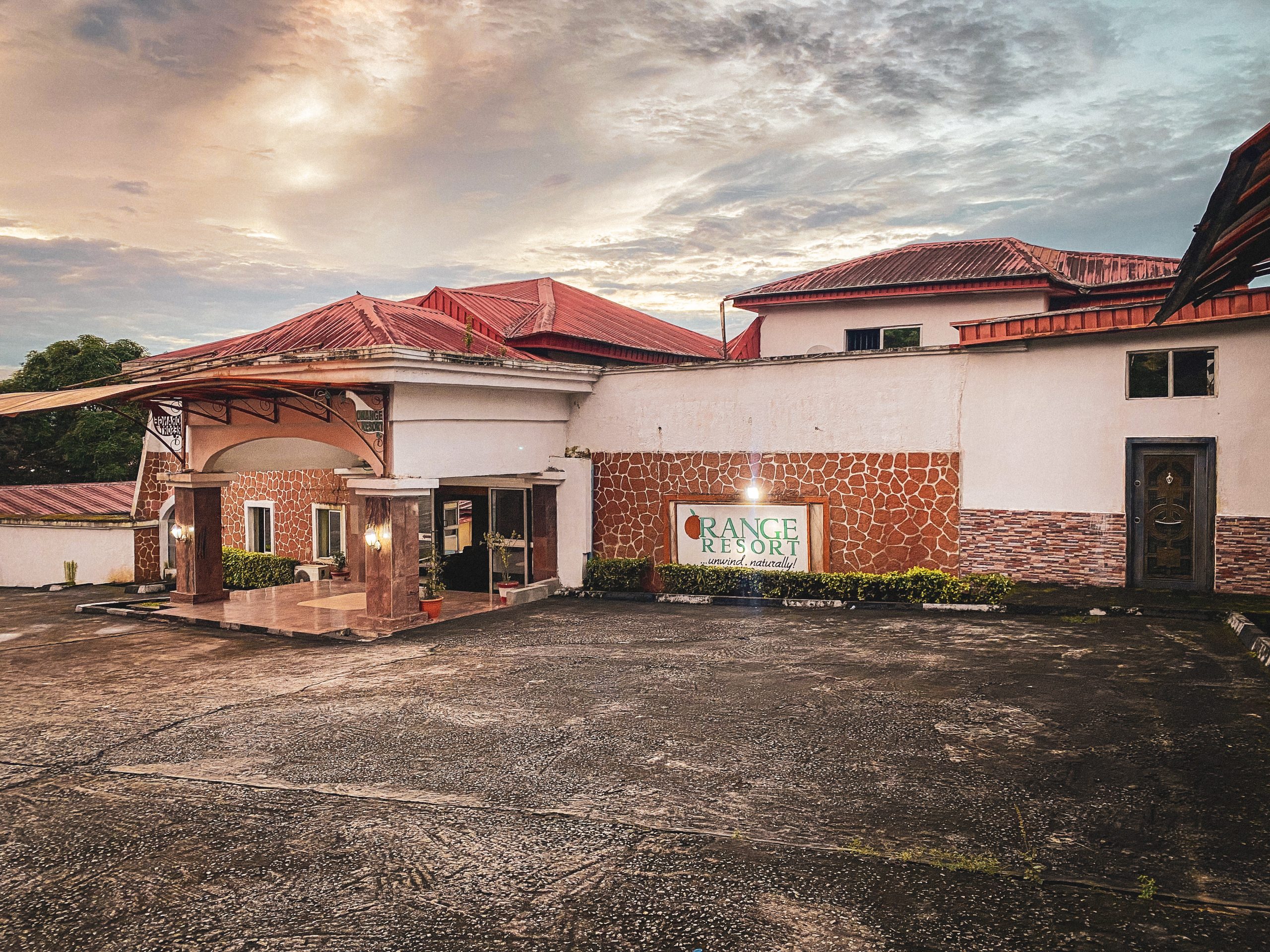 ORANGE RESIDENCE & APARTMENTS Cover Image