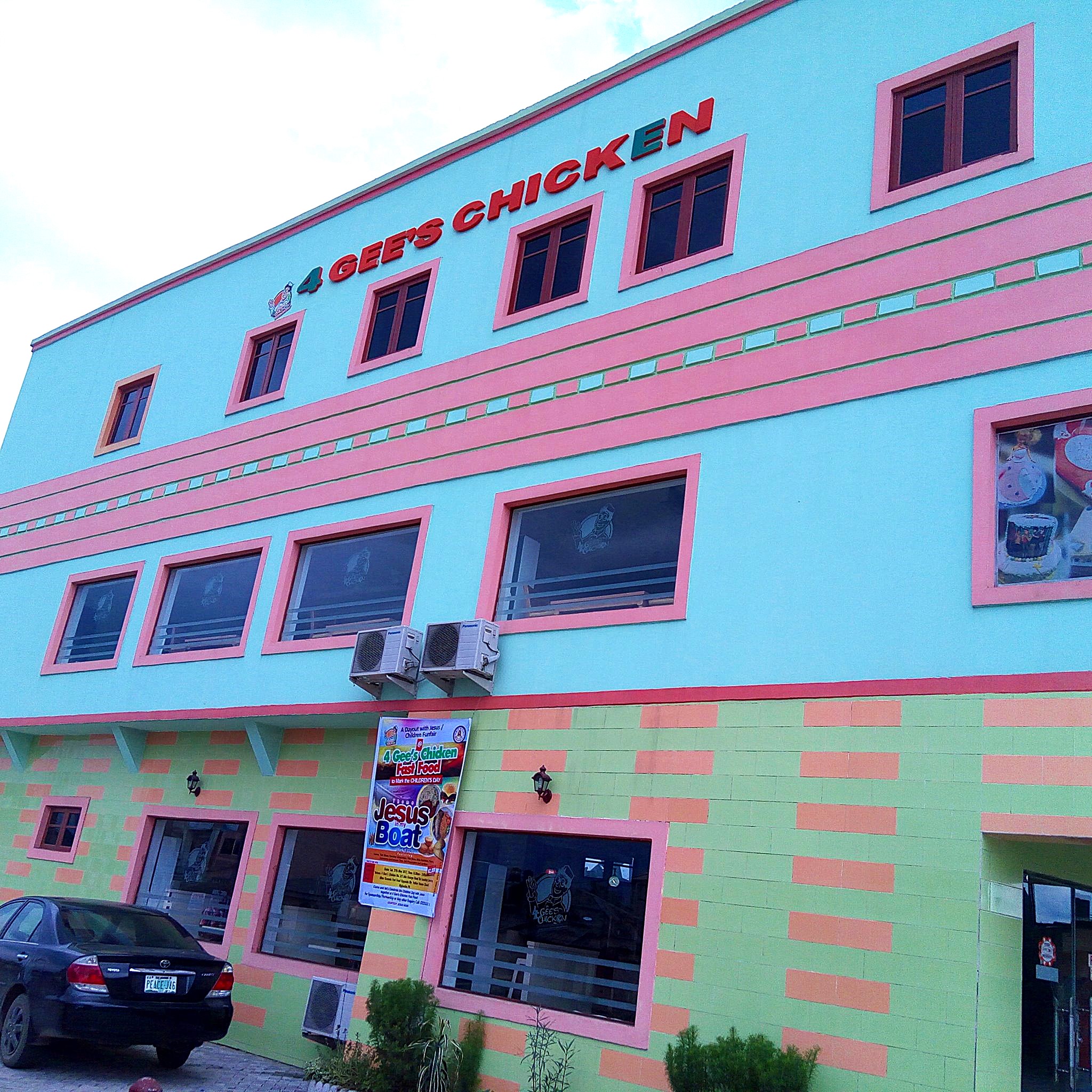 4GEE & CHICKEN FAST FOOD Cover Image