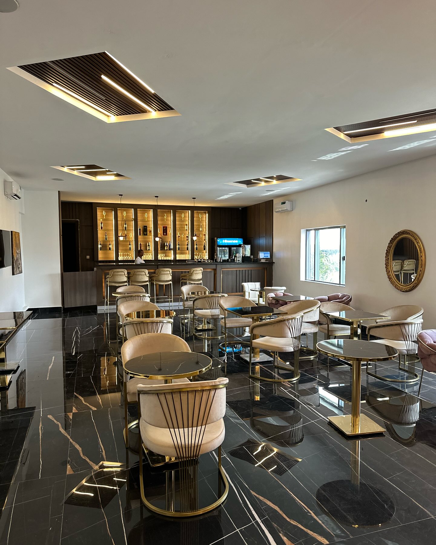 Lunar Signature Hotel & Suites Gallery Image 4