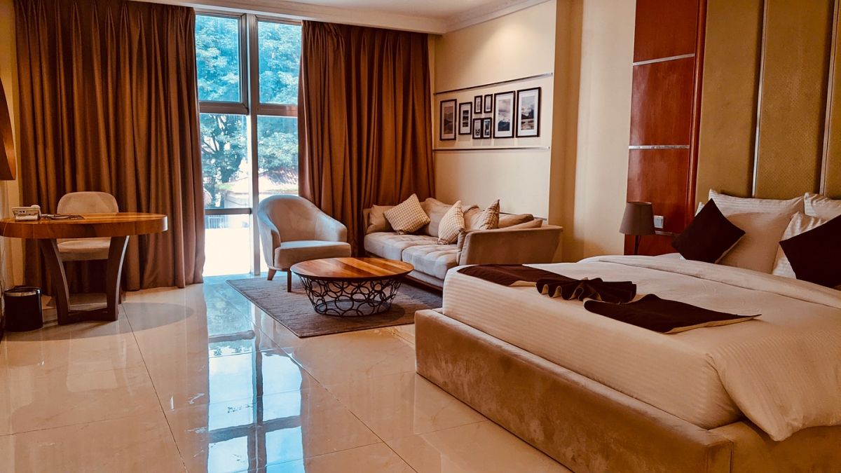 Summerset Continental Hotel Gallery Image 4