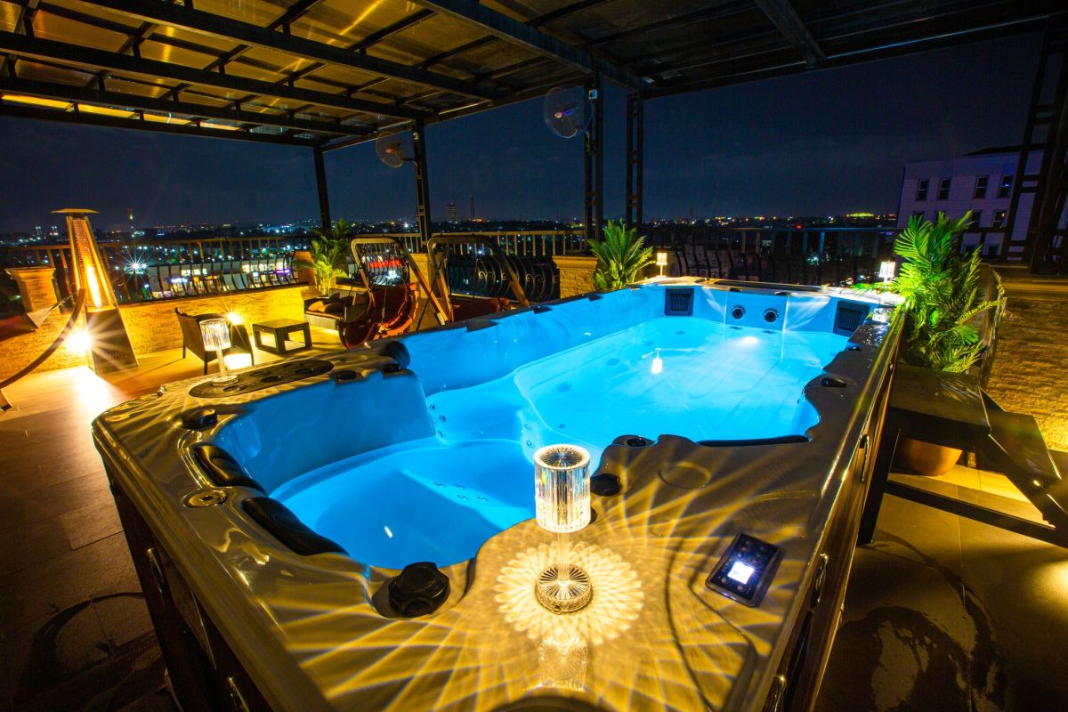 Johnwood Hotel by Bolton Gallery Image 7