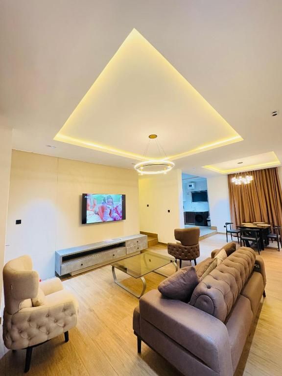 Bolton White Residence Gallery Image 1