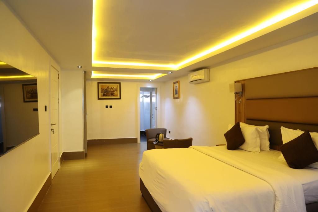 Bolton White Residence Gallery Image 5