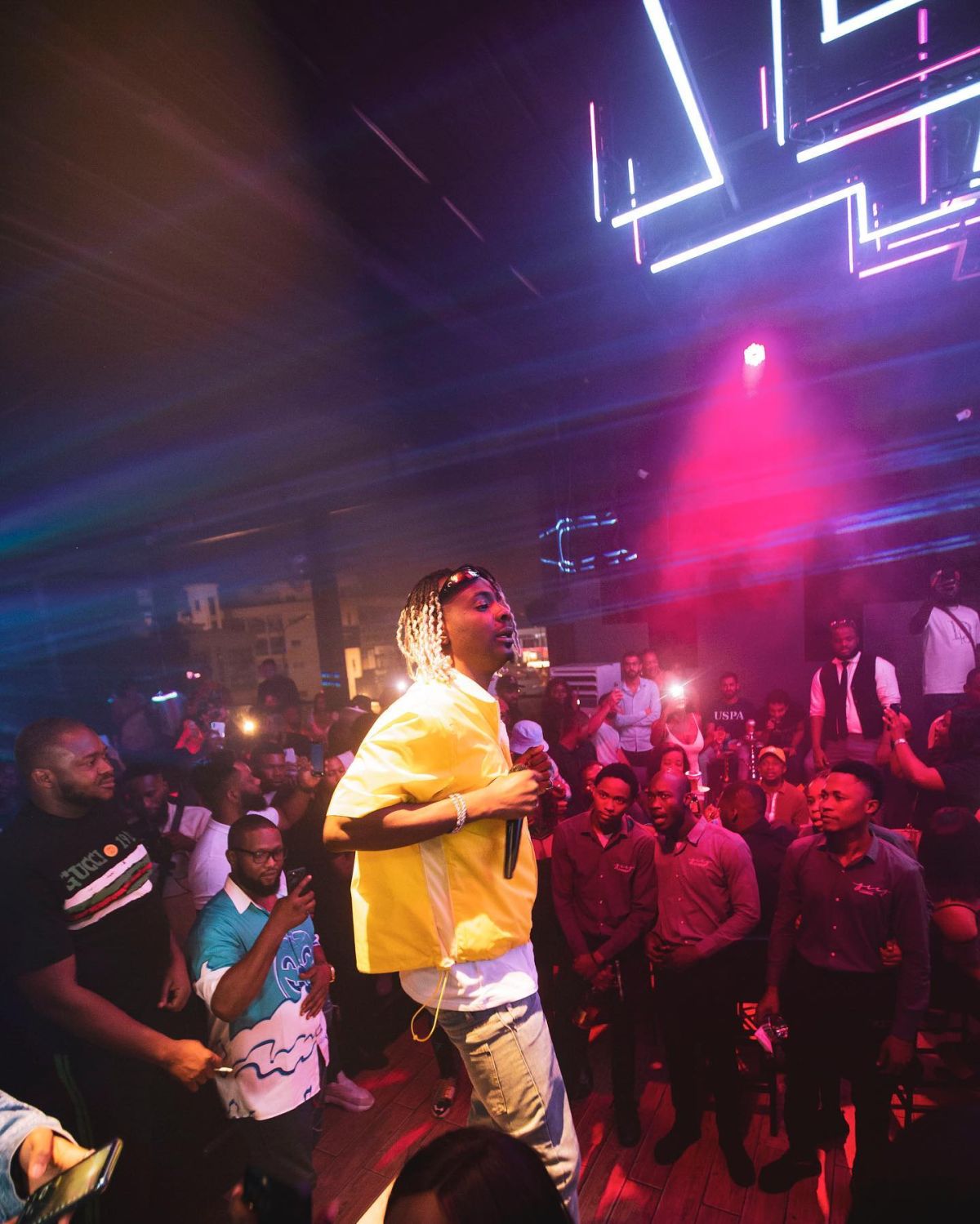 Grey Lounge Gallery Image 2