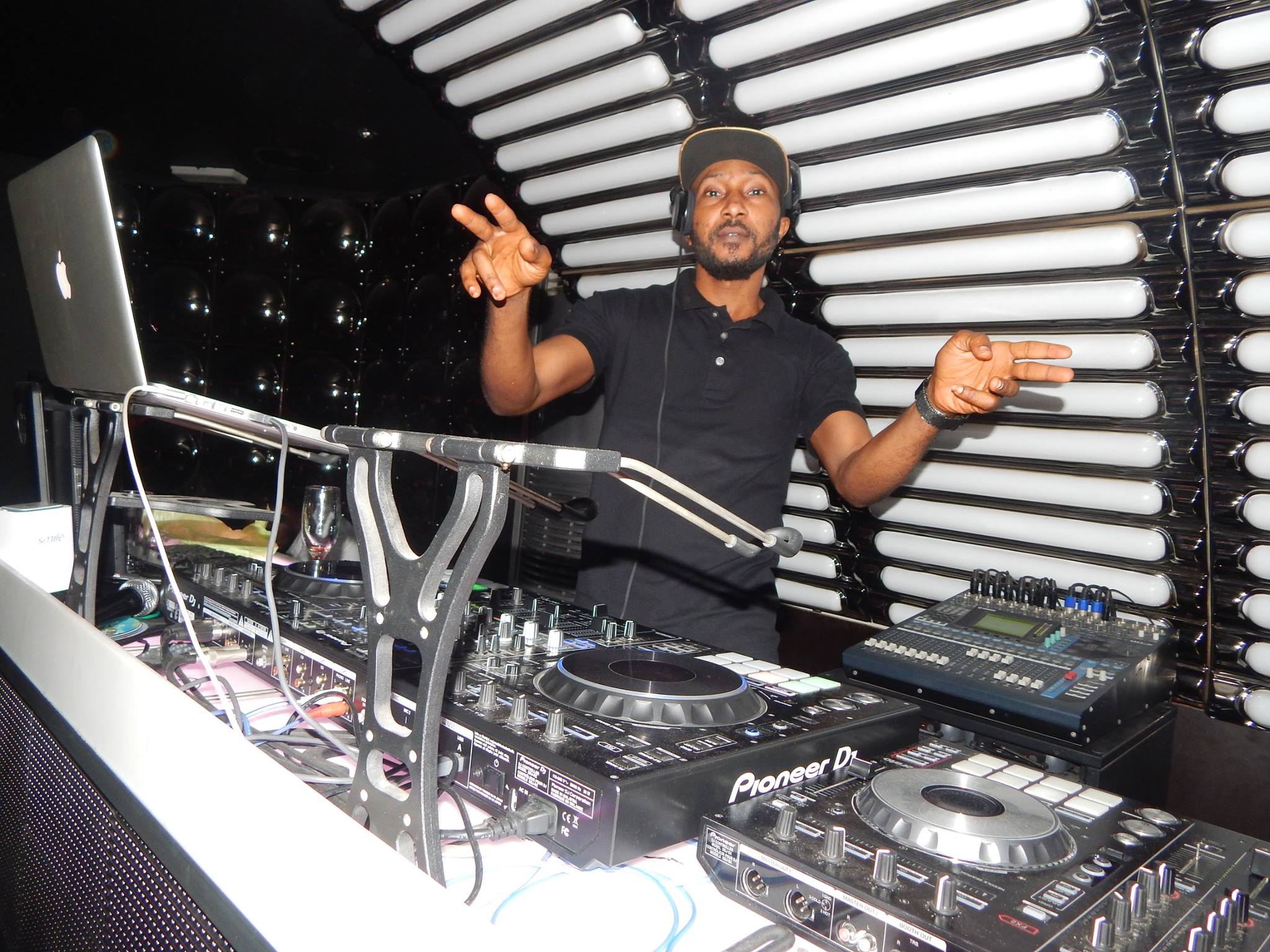 PLATINUM NIGHT CLUB Gallery Image 9