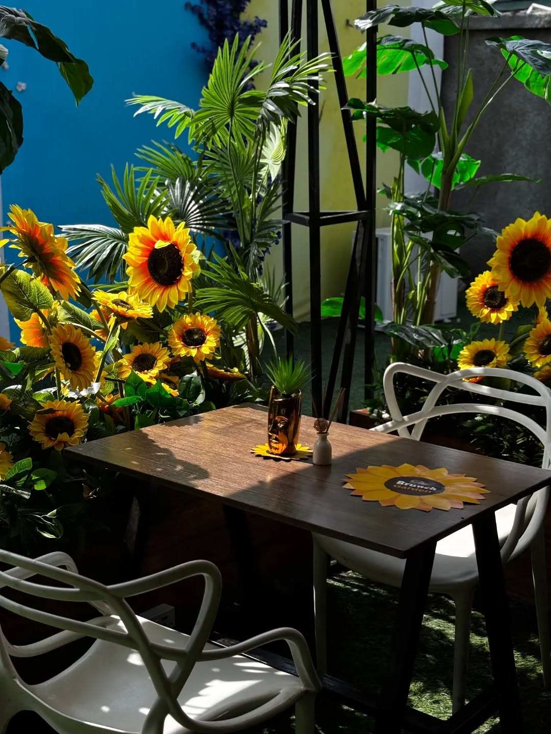 THE YARD (PICNIC) Gallery Image 6