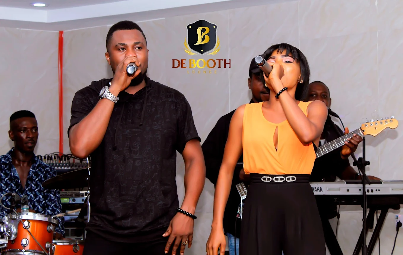 DE BOOTH LOUNGE Gallery Image 4