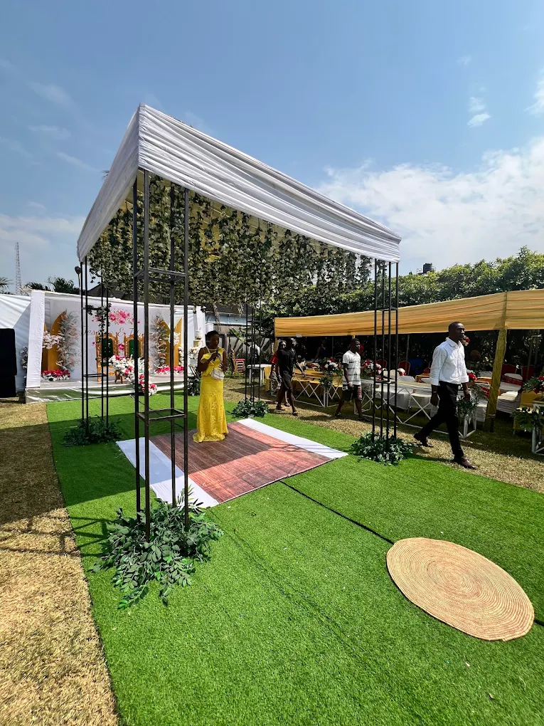 SPRING GARDENS Gallery Image 2