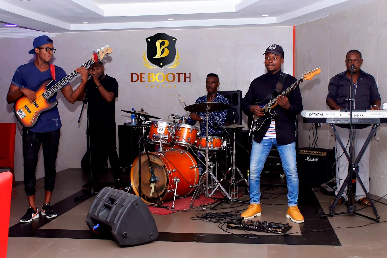 DE BOOTH LOUNGE Gallery Image 7