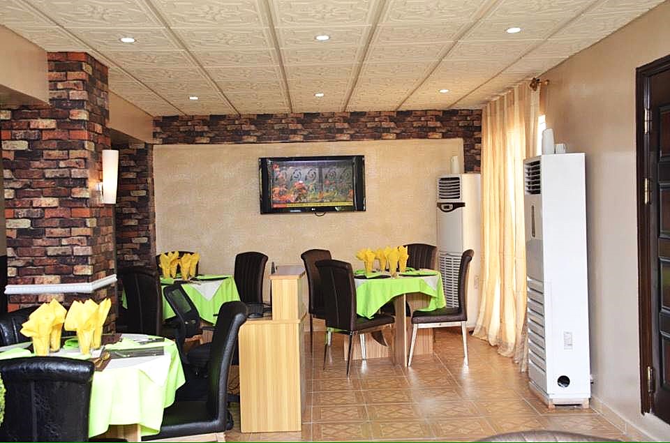 DEEVEE ALIMENTOS RESTAURANT Gallery Image 2