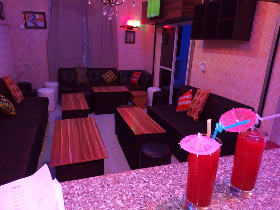 HUGO’S COFFEE LOUNGE Gallery Image 2