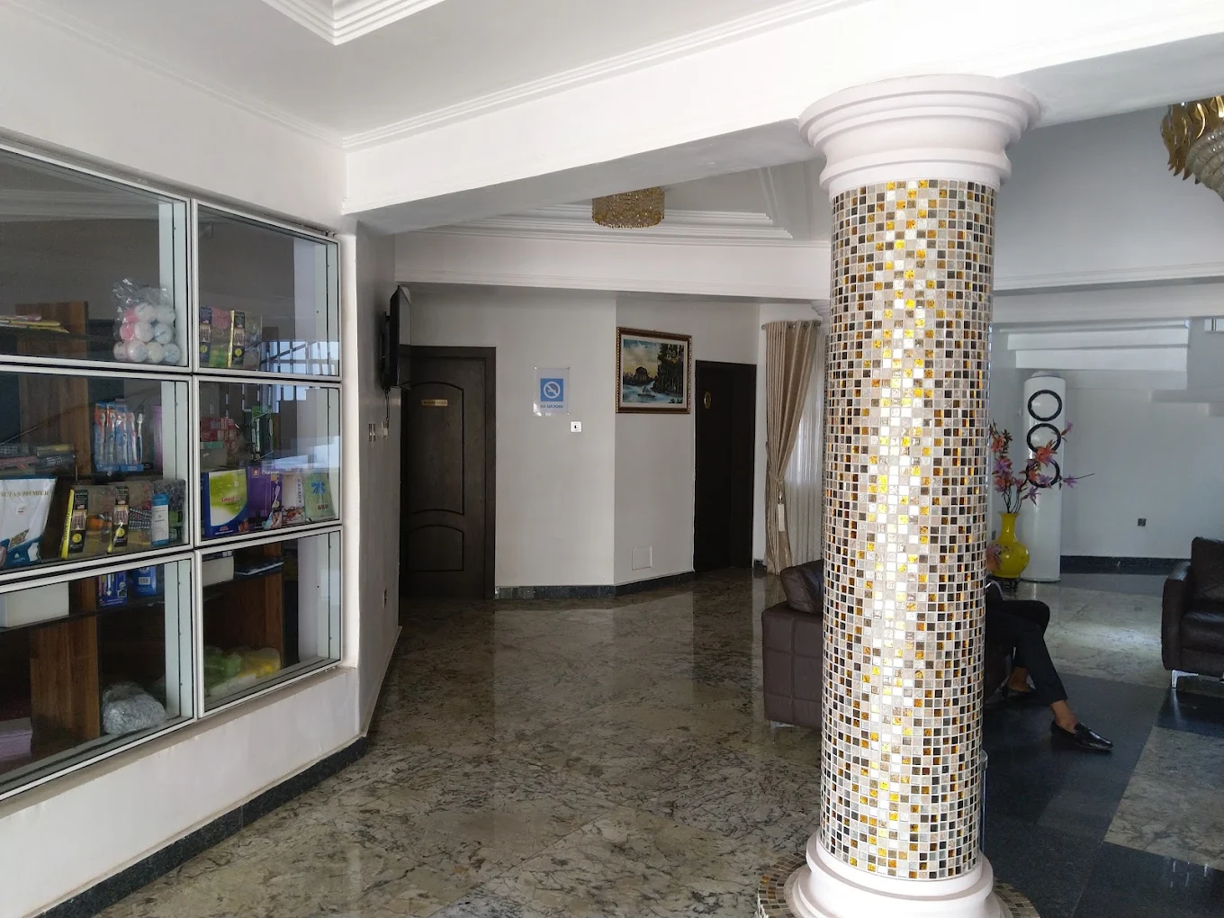 IDYLLIC SUITES & GARDENS Gallery Image 3