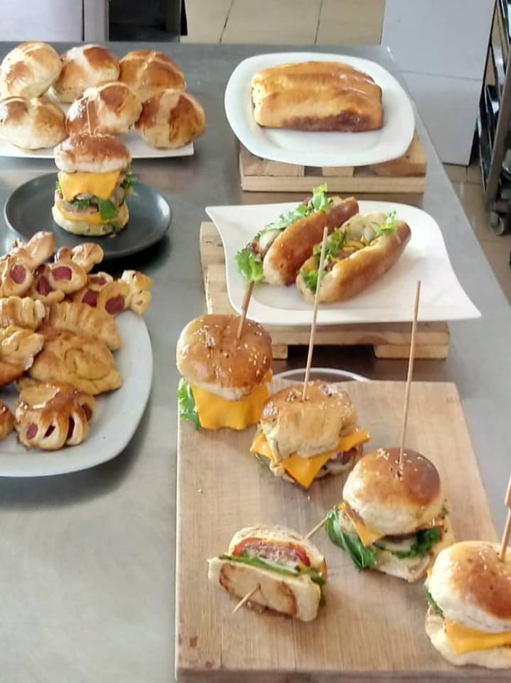 HUGO’S COFFEE LOUNGE Gallery Image 6