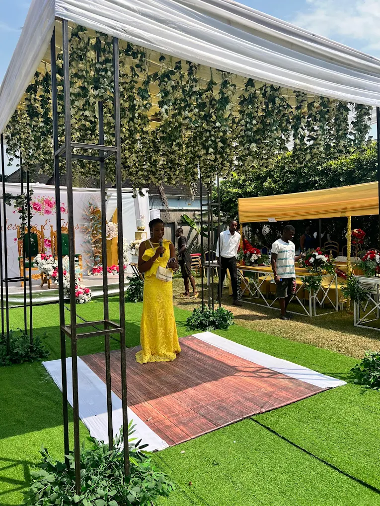 SPRING GARDENS Gallery Image 4