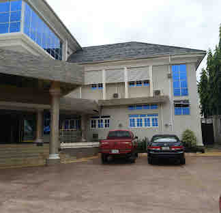 IDYLLIC SUITES & GARDENS Gallery Image 2