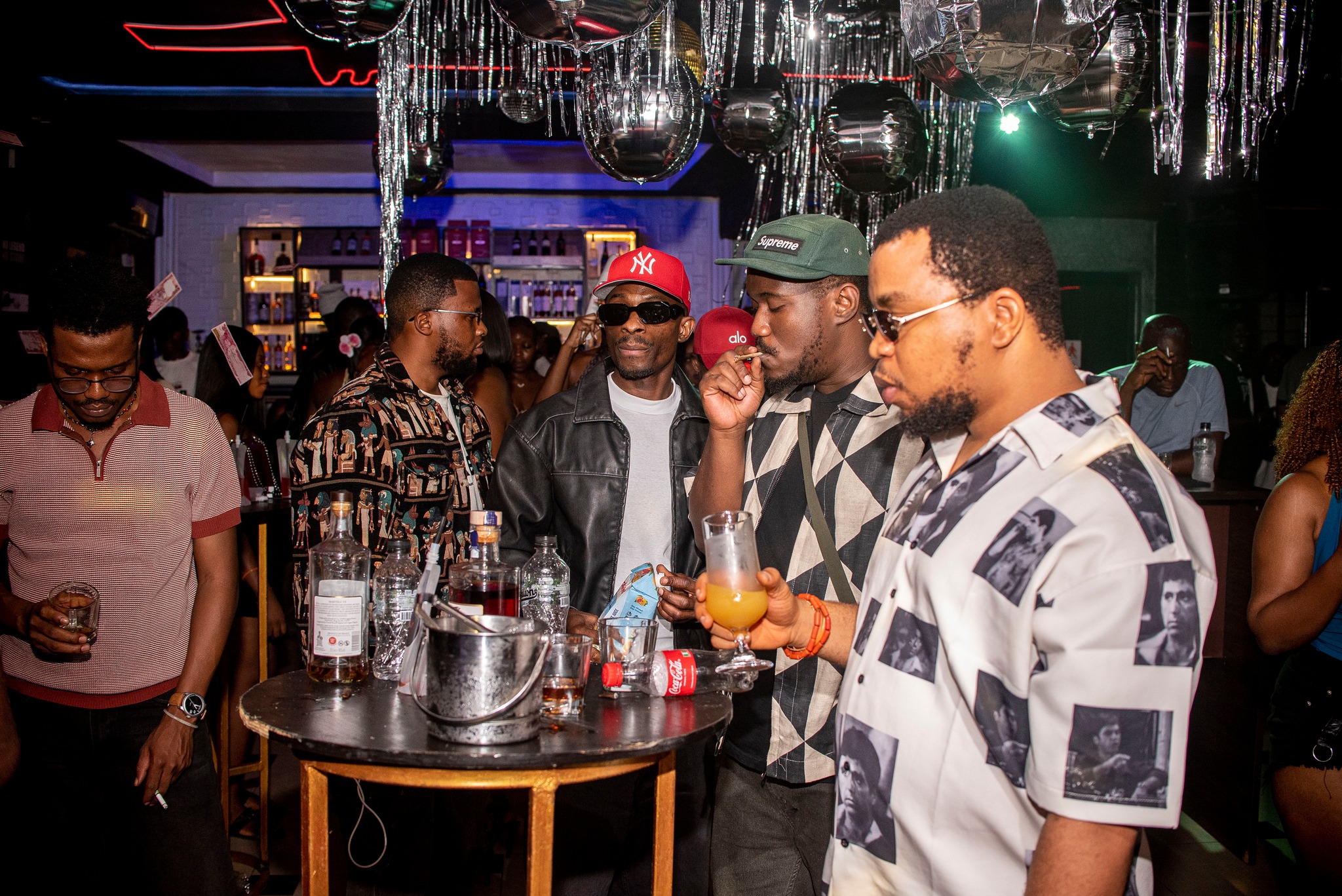 LIQUID LOUNGE & BAR Gallery Image 8