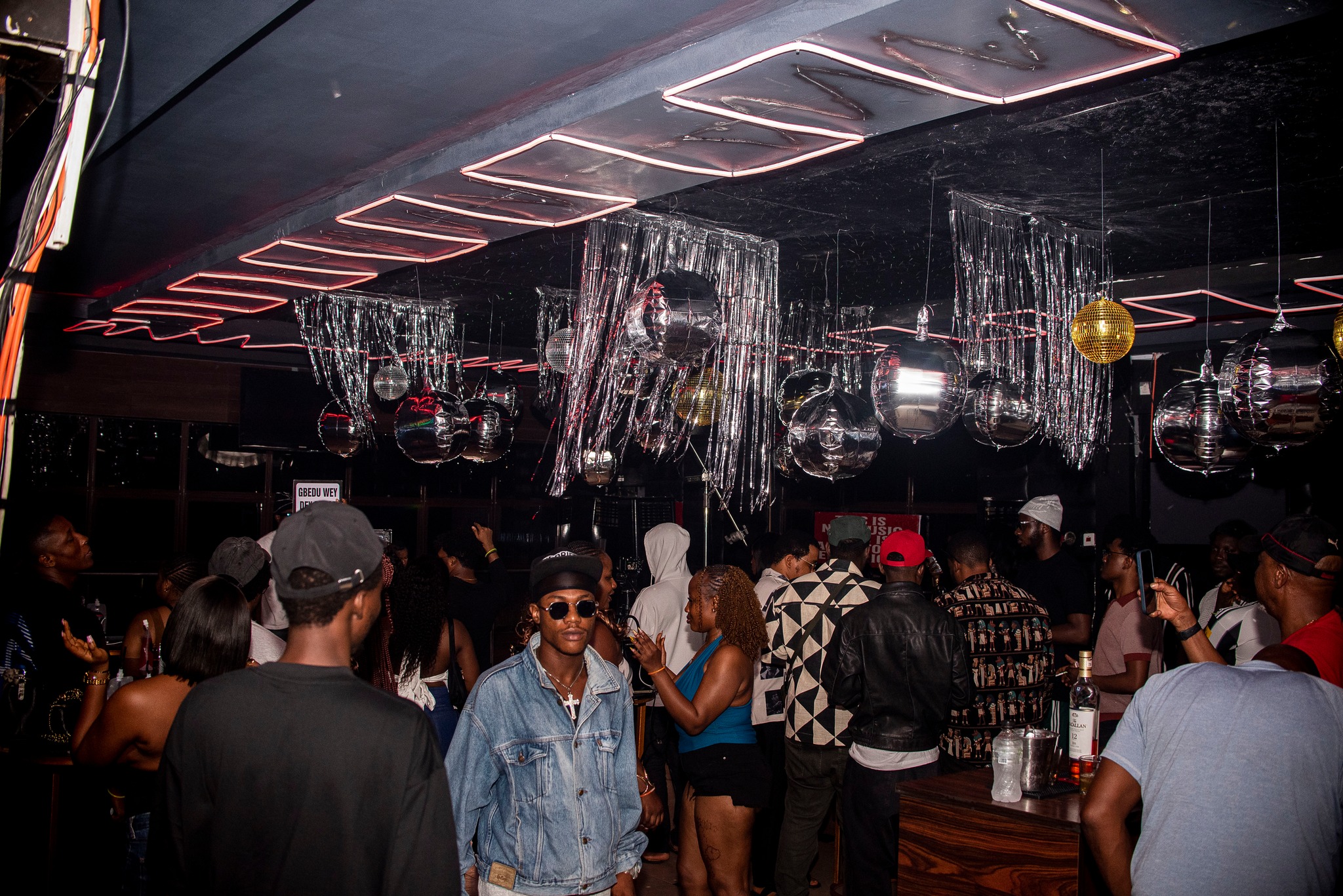 LIQUID LOUNGE & BAR Gallery Image 9