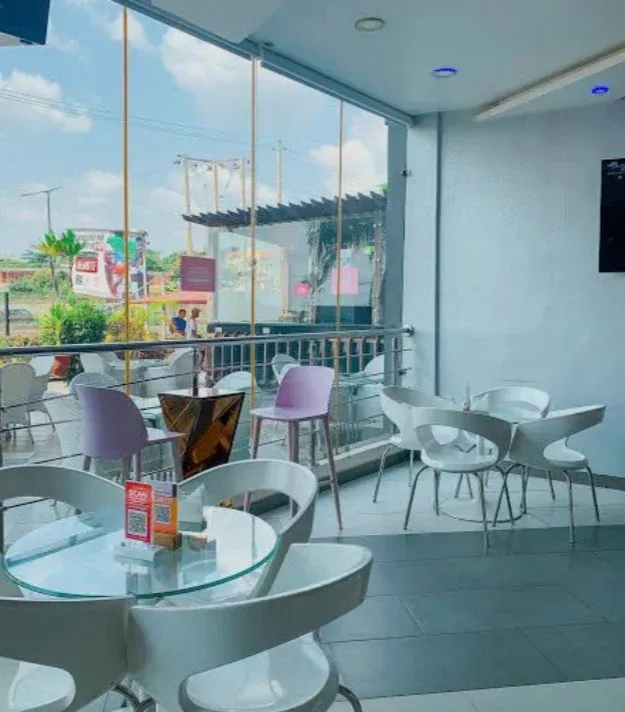 Latitude Café and Lounge Gallery Image 2