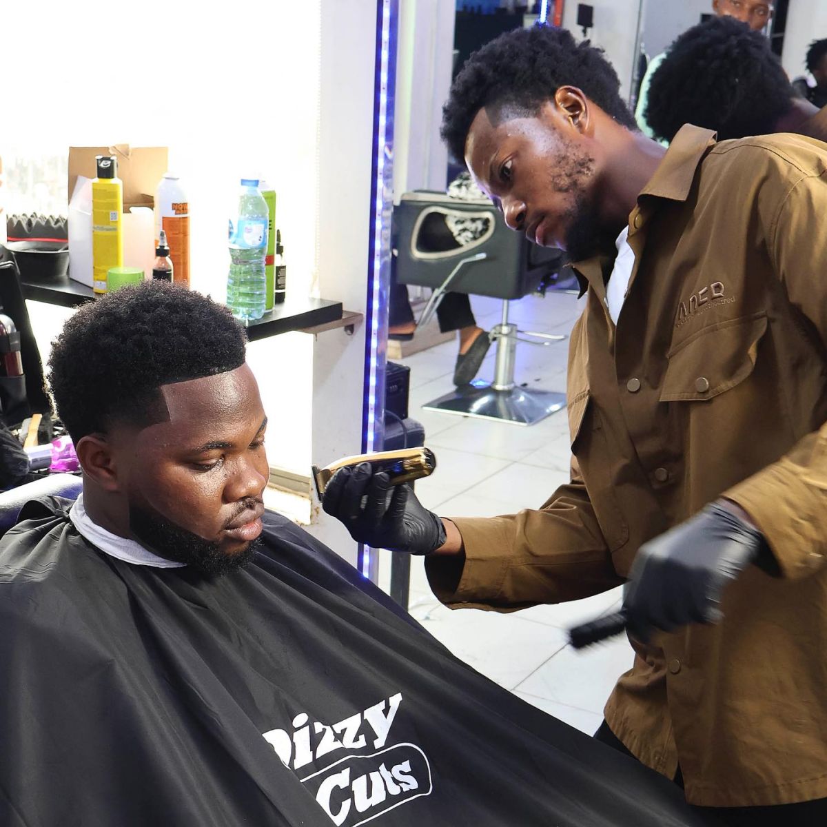 DIZZYCUTS BARBERSHOP Gallery Image 4