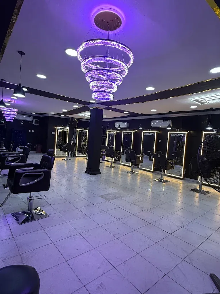 DIZZYCUTS BARBERSHOP Gallery Image 8